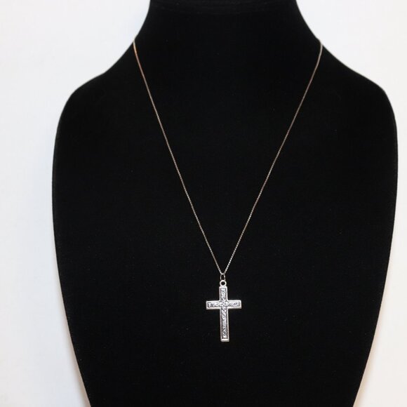 Beautiful vintage silver cross necklace 20" - Picture 6 of 6